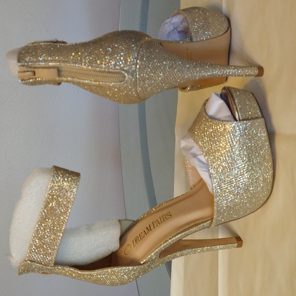 Dream Pairs Women's Gold Glitter Swan High Heel Platform Dress Shoes, Size 6.5